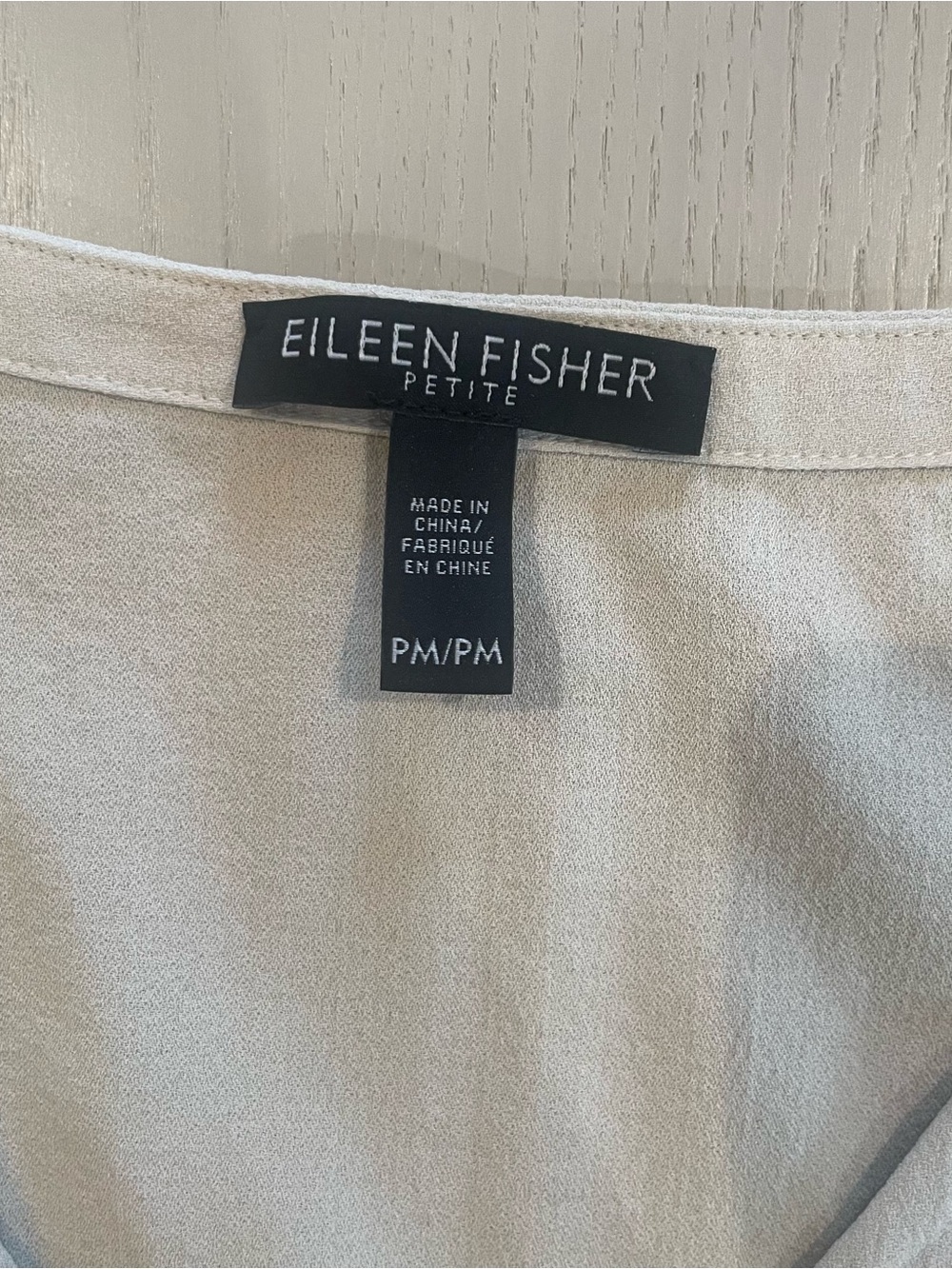 Eileen Fisher Bone Silk Georgette Crepe Shell Sleeveless Blouse - Petite Medium - Picture 2 of 5